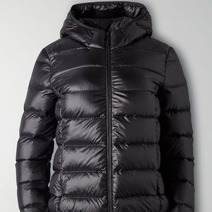 TNA Aritzia The Little Puff Black XS